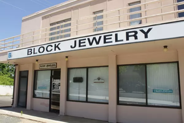 299 Walnut St, Agawam, MA 01001