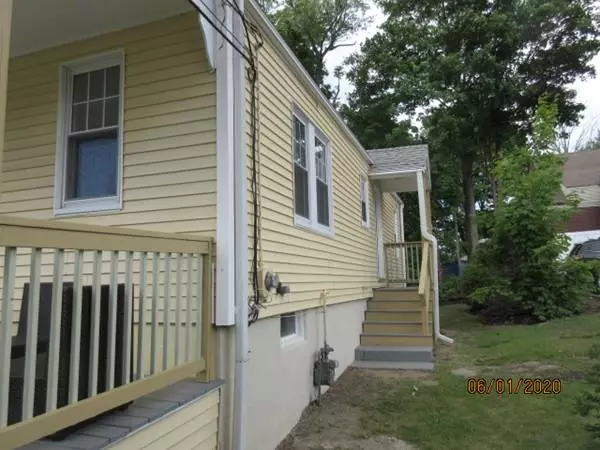 Holbrook, MA 02343,17 Snell Street