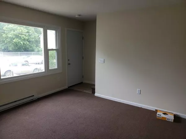 Springfield, MA 01105,42-44 Chester St