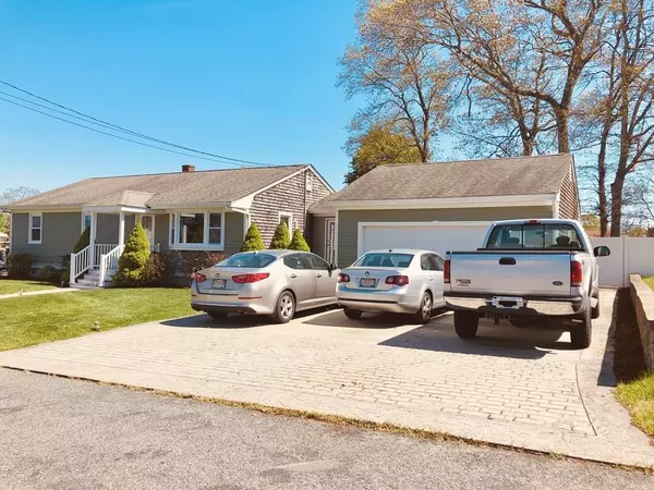 Acushnet, MA 02743,12 Mary Dr