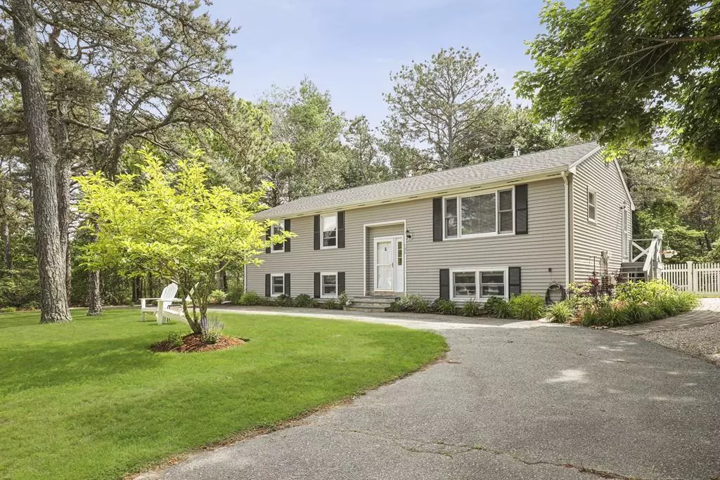 Mashpee, MA 02649,106 Surf Dr