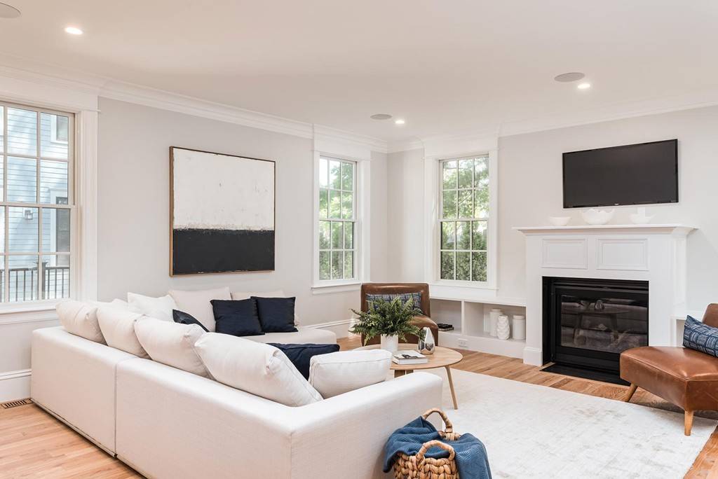 Newton, MA 02460,336 Newtonville Ave #2