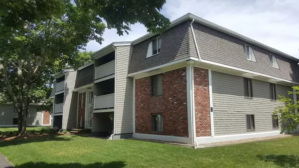 220 Bedford St #27, Bridgewater, MA 02324