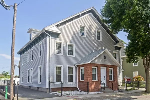 15 Wilcox St, Springfield, MA 01105