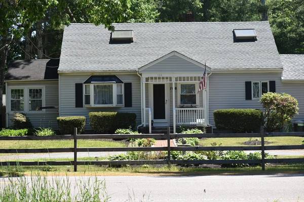 106 County Rd, Freetown, MA 02717