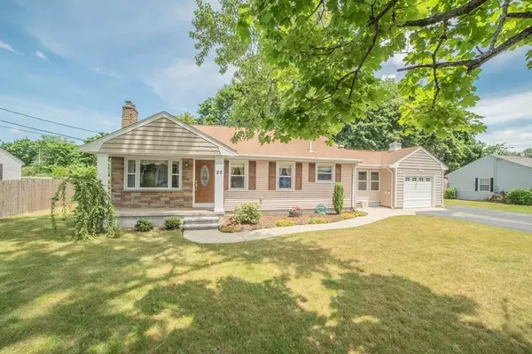 20 Mayfield St, Seekonk, MA 02771