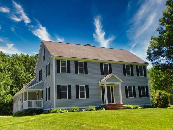 32 Smith Rd, Charlton, MA 01507