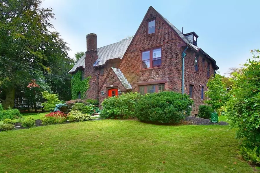39 Columbus St, Newton, MA 02461
