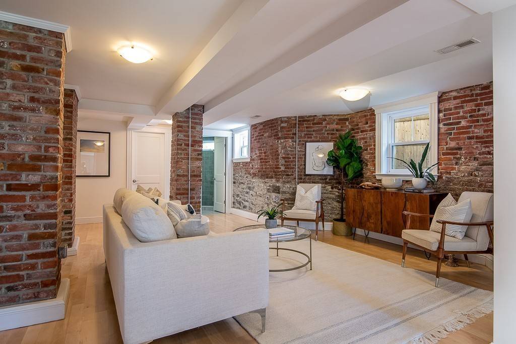 Somerville, MA 02143,9 Greene St #1