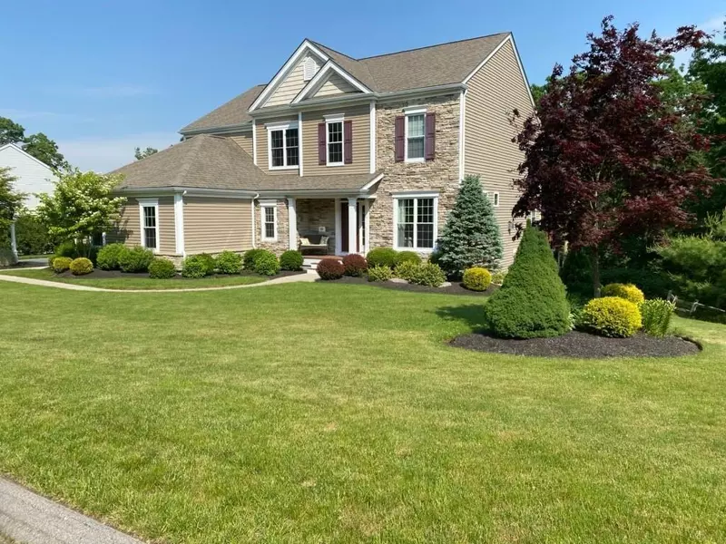 56 Farrington Ave, Wrentham, MA 02093