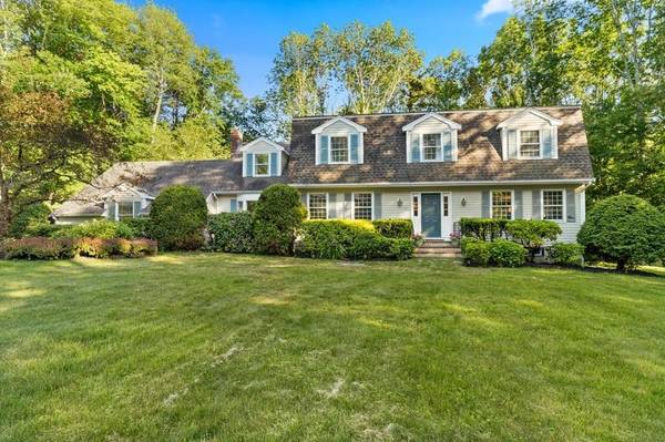 14 Whichita Rd, Medfield, MA 02052