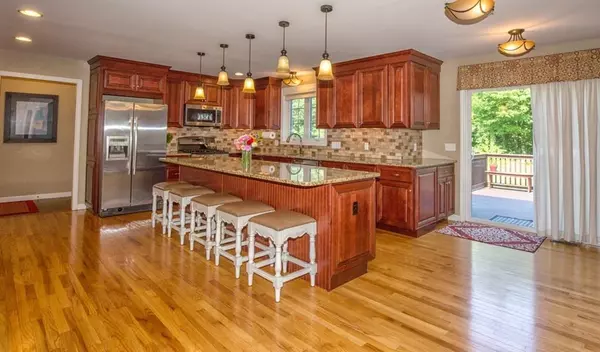 East Longmeadow, MA 01028,9 Wisteria Ln