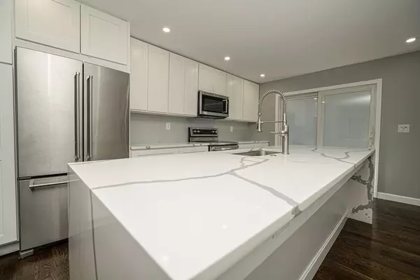 20 Jewel Rd, Holbrook, MA 02343
