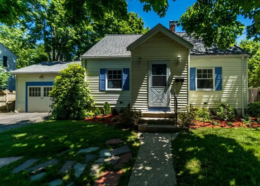 5 Canterbury Road, Waltham, MA 02453