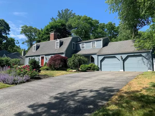 24 Parsonage Ln, Topsfield, MA 01983