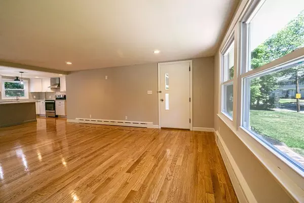 North Reading, MA 01864,4 Oakland Road