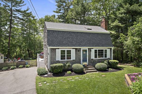 88 Meetinghouse Lane, Marshfield, MA 02050