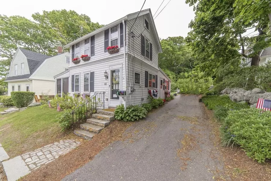 22 South St, Rockport, MA 01966