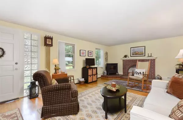 Northbridge, MA 01588,837 Hill St