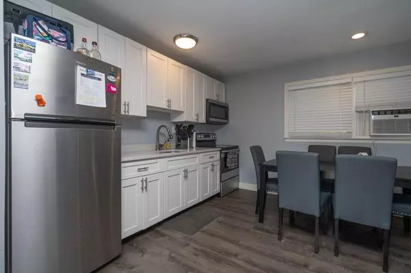 Springfield, MA 01109,819 Bradley Road