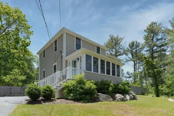 Hingham, MA 02043,51 Canterbury Street
