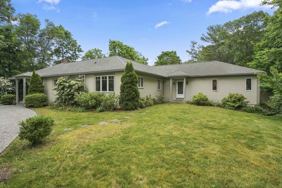 245 Saint George St, Duxbury, MA 02332