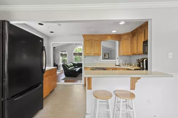 Abington, MA 02351,58 Robbins Ave