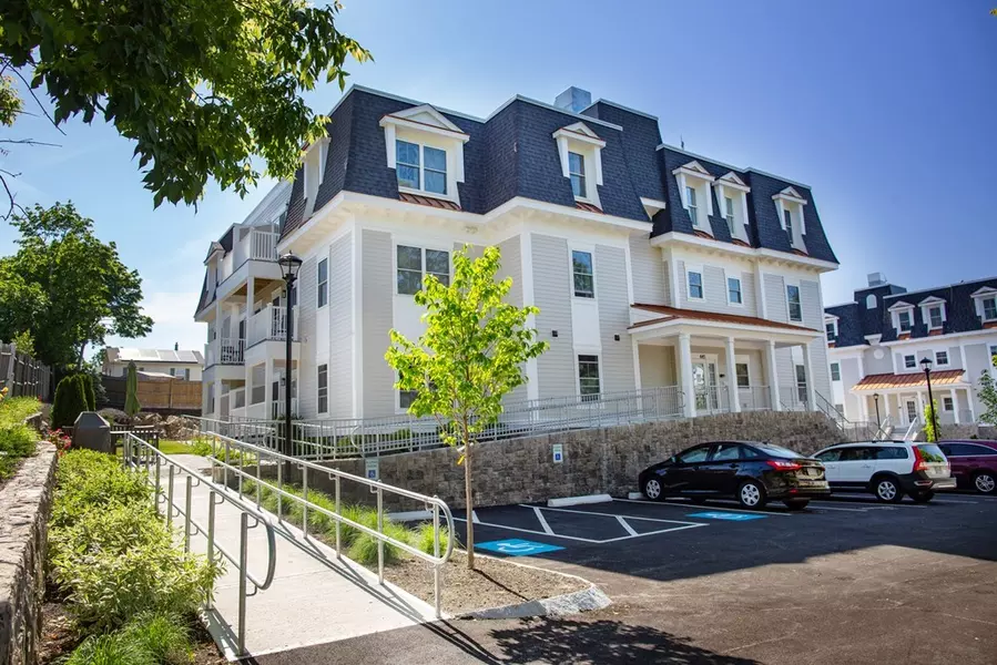 445 Essex #201, Swampscott, MA 01907