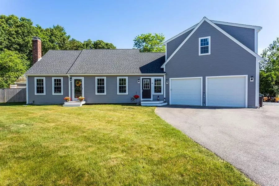 15 Acorn Circle, Bridgewater, MA 02324