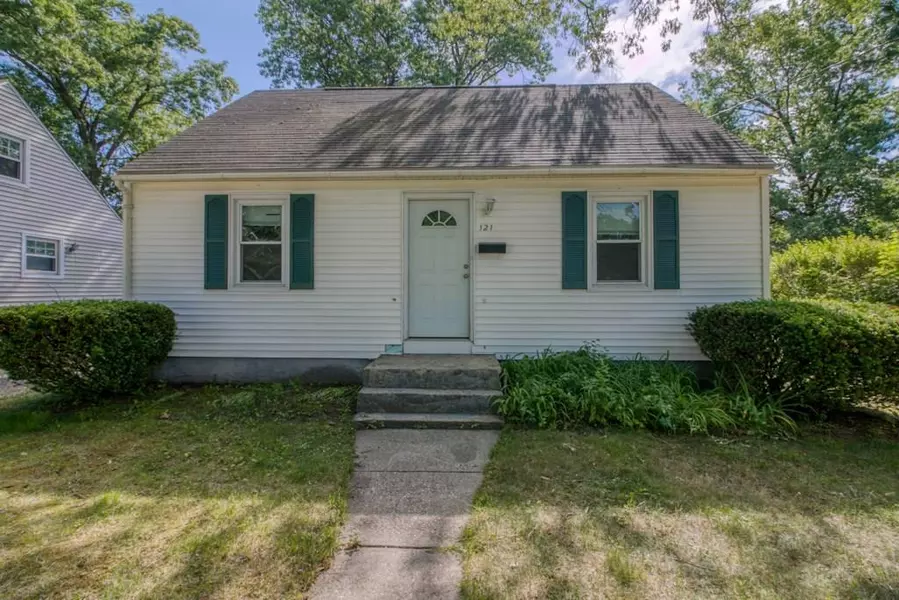 121 Breckwood Blvd, Springfield, MA 01109