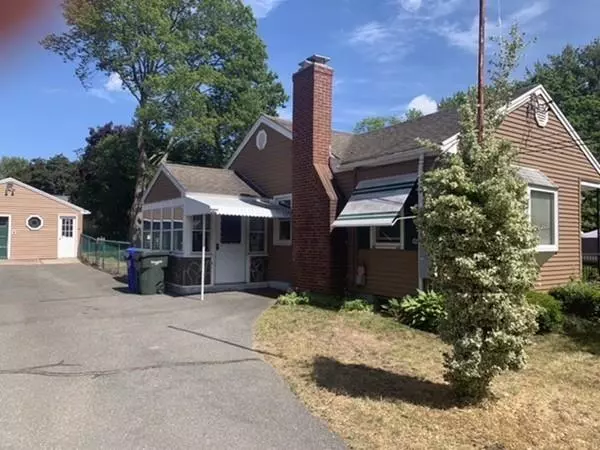31 Meadowlark Ln, Springfield, MA 01119