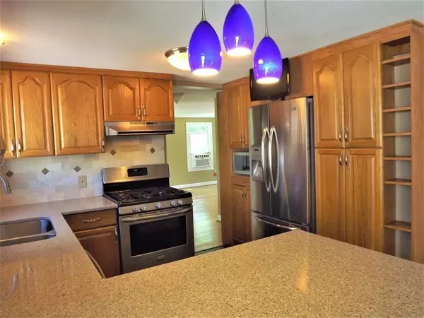 East Longmeadow, MA 01028,187 Chestnut St