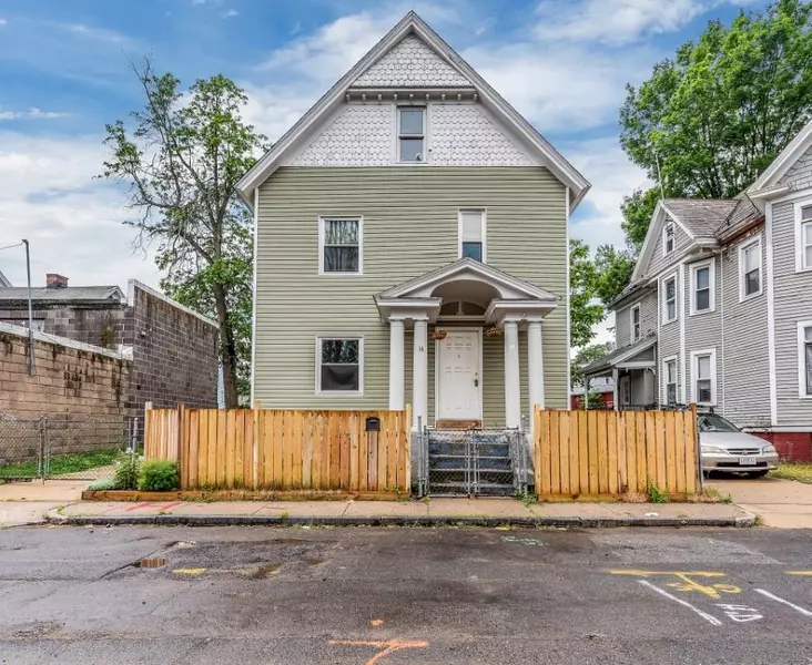 14 Welcome Pl, Springfield, MA 01109