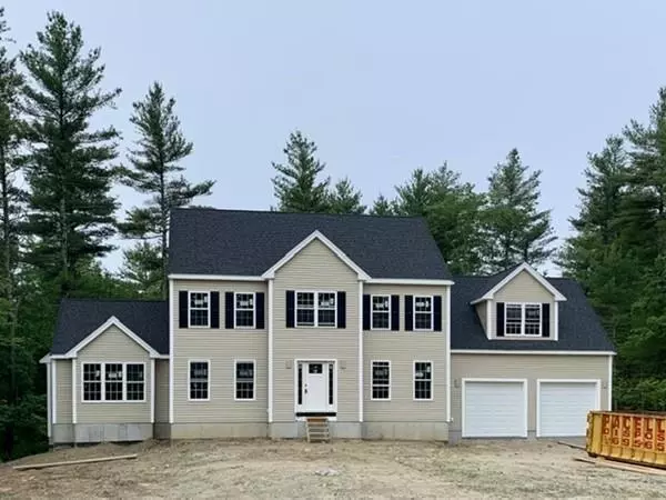 18 Paddock Cir, Middleboro, MA 02346