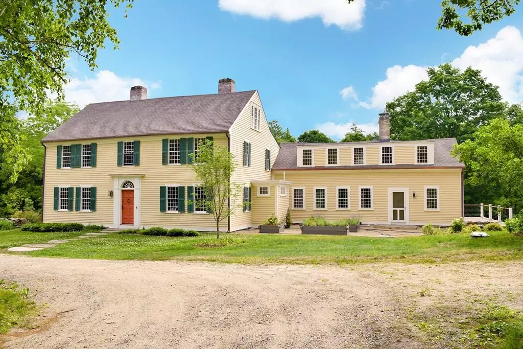Petersham, MA 01366,36 Oliver St
