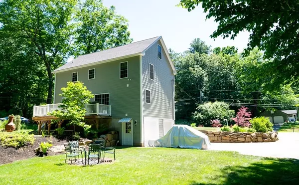 Hampstead, NH 03826,64 Woodridge Road