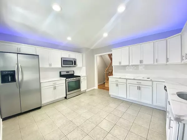 237 Commonwealth Ave, Springfield, MA 01108