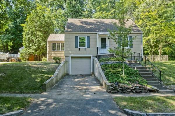 27 Anthony St, Springfield, MA 01104