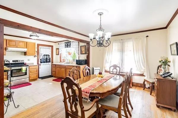 18 Hartley St, Springfield, MA 01104