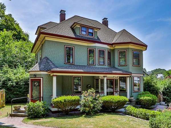 4 Park Ave, Wakefield, MA 01880