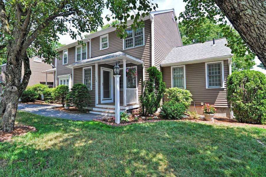 160 Laurelwood Drive #160, Hopedale, MA 01747