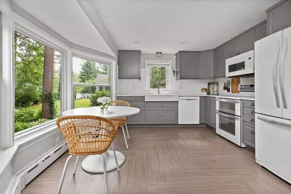 Hingham, MA 02043,22 Farm Hills Ln