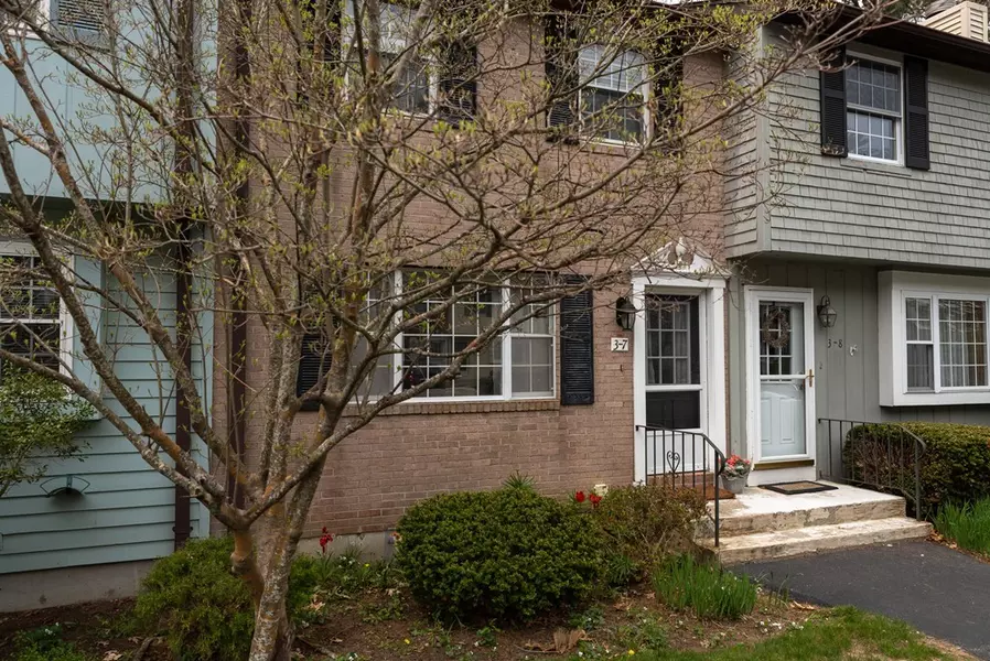 3-7 Treetop Lane #B-7, Kingston, MA 02363