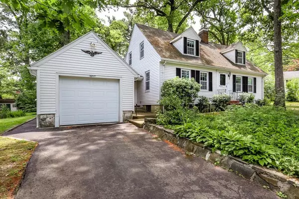 15 Pinedale Ln, Canton, MA 02021