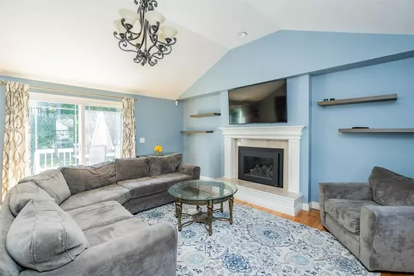 East Longmeadow, MA 01028,30 Lenox Cir