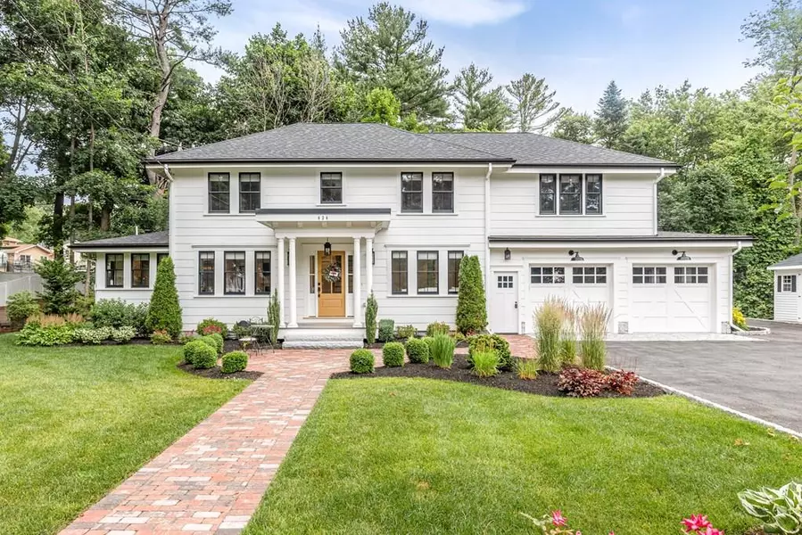 434 Summer St, Lynnfield, MA 01940