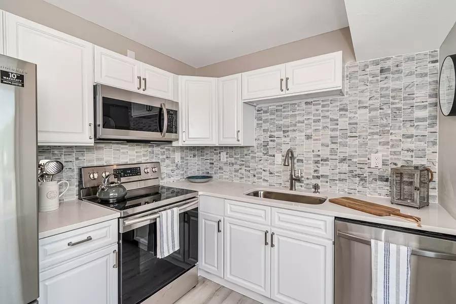 137 Nassau Dr #137, Springfield, MA 01129