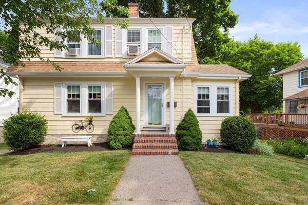 548 Pleasant St, Milton, MA 02186