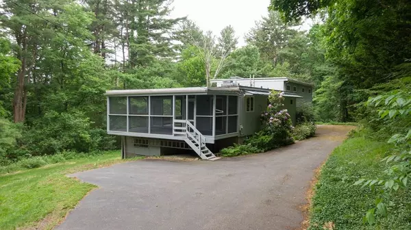 Weston, MA 02493,130 Wellesley Street