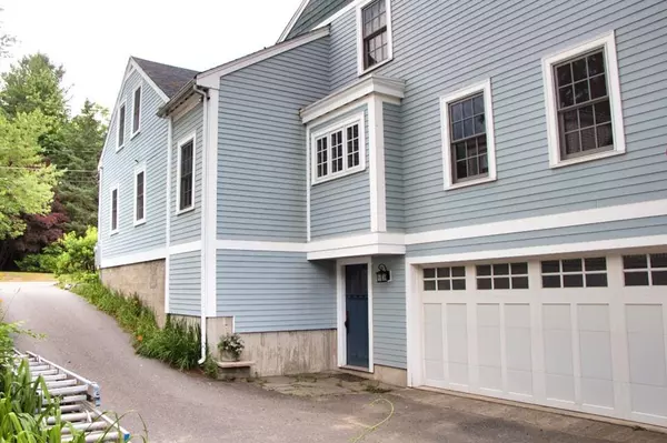 Groton, MA 01450,46 Champney St
